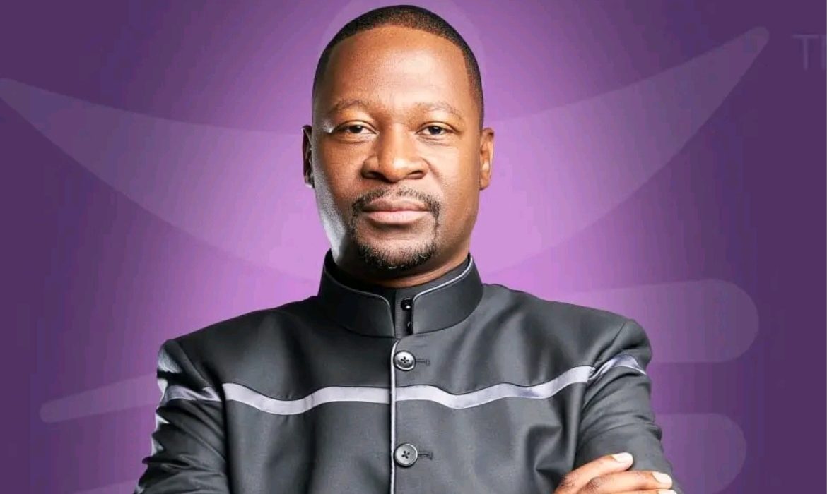 Faith in Currency: Prophet Emmanuel Makandiwa Urges Zimbabweans to Embrace ZiG Currency for Economic Transformation