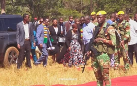 “Ko MaZiG?” President Emmerson Mnangagwa Gives 80-Year-Old Man US$800 For Dancing At His Grandson Yasha Mafidi’s Memorial