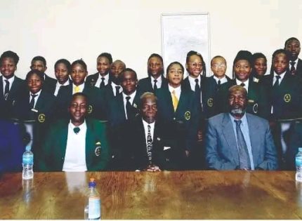 Junior Parliamentarians Meet with Minister to Address Pressing Issues