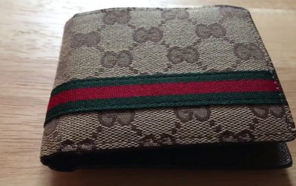 How to spot a fake Gucci wallet