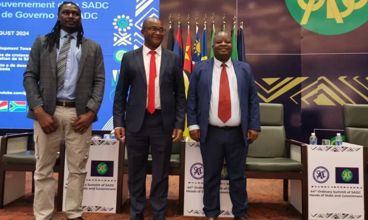 MDC President Douglas Mwonzora Trolled Over His SADC Summit Pictures 