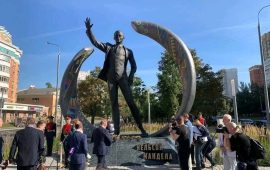 Nelson Mandela Honored with Statue Unveiling in Russia