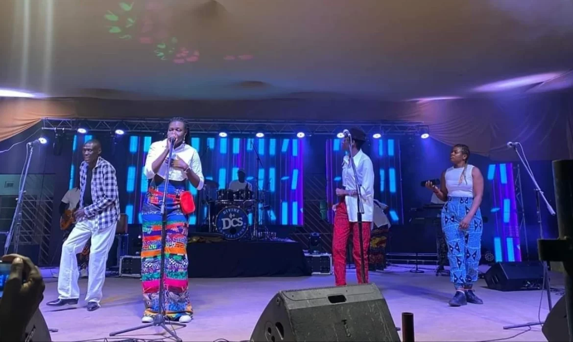 “Kusvika Rinhi?”: Selmor Mtukudzi Breaks Down, Walks Off Stage At The Oliver Mtukudzi International Festival 