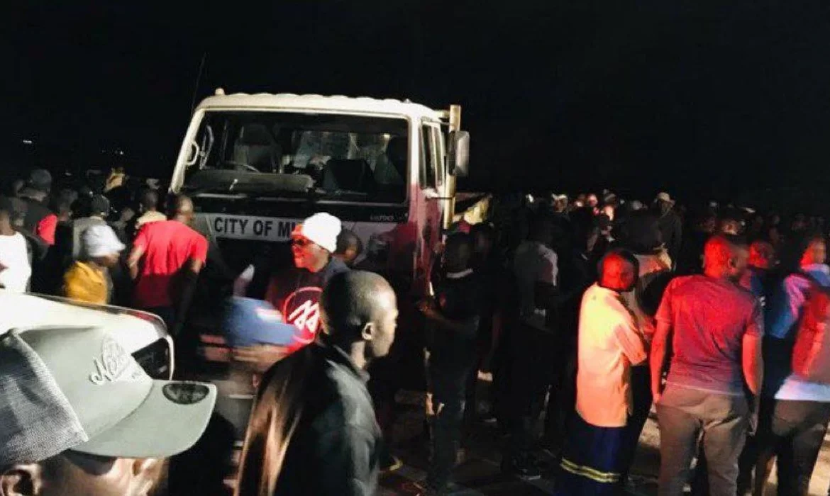 Vendors Crushed In Mutare After Pungwe Breweries Truck Crashes Into A Bus Terminus