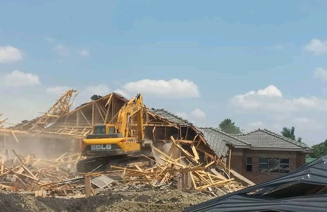 Zimbabwean Government Halts Harare Demolitions