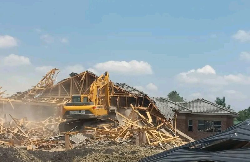 Zimbabwean Government Halts Harare Demolitions