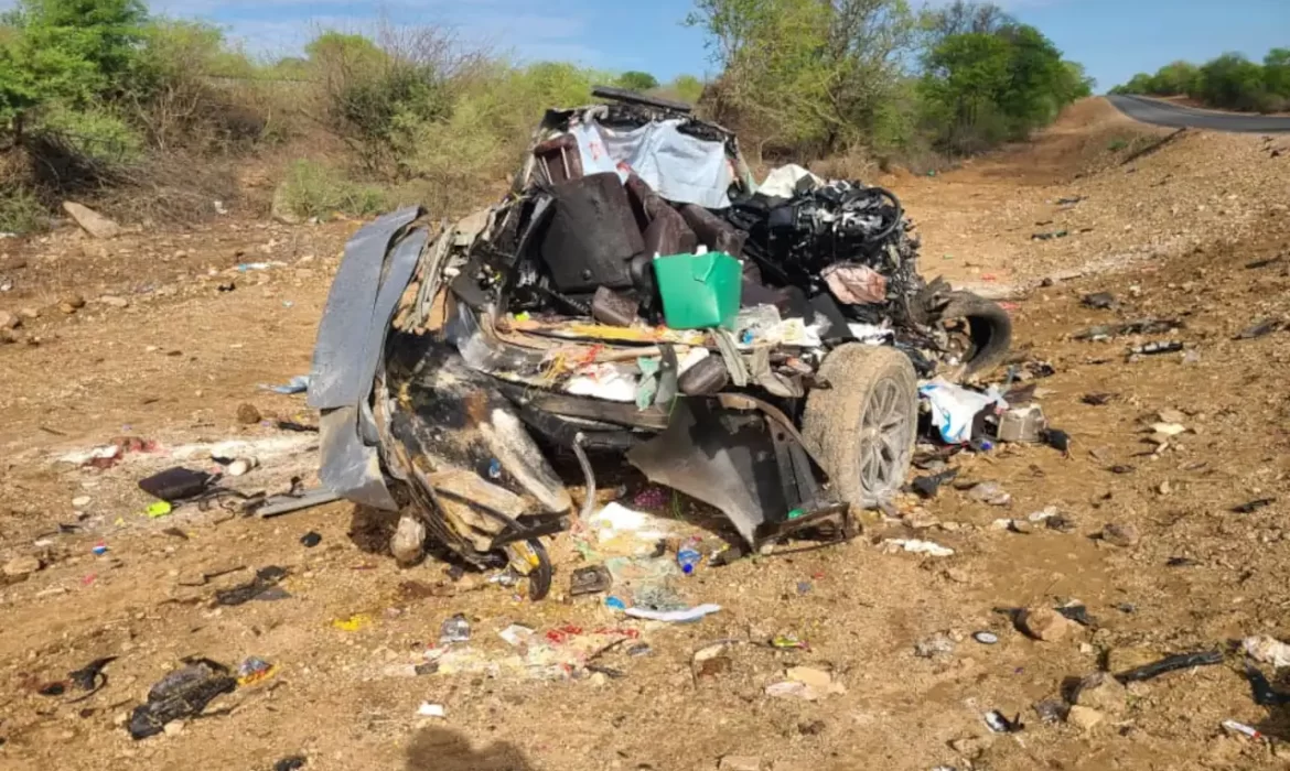 Two Dead as Toyota Fortuner Completely Wrecked in Collision with Bus At Makhodo Business Centre