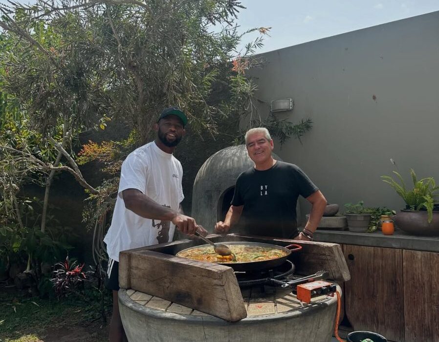 Watch: Springboks captain Siya Kolisi takes on Chef duties ahead of friend’s wedding