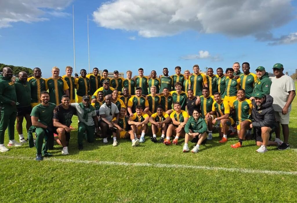 Passing the baton: Siya Kolisi vibes with young Springboks