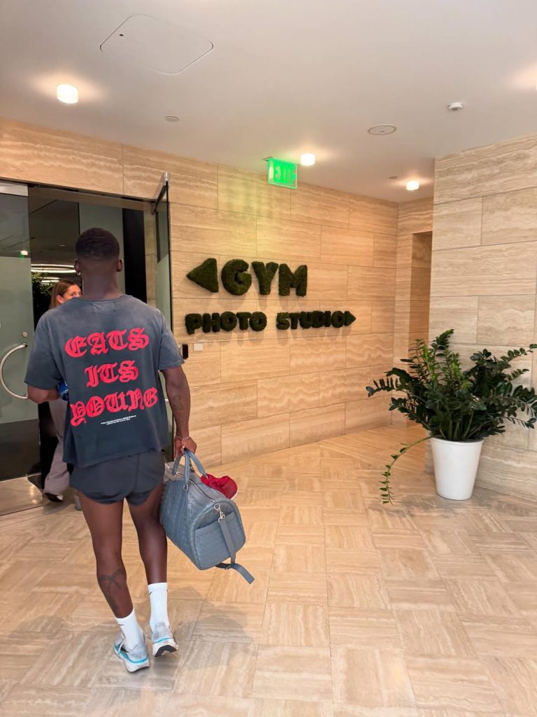 Manchester United Kobbie Mainoo cars