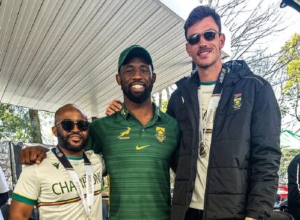 Birthday gift: Springboks’ Eben Etzebeth surprises Siya Kolisi at 6:30 AM