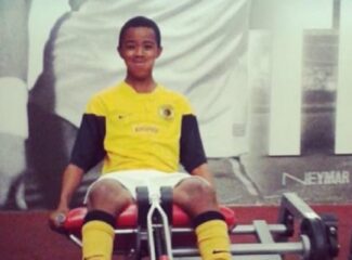 Sabelo Radebe’s Kaizer Chiefs farewell left fans emotional