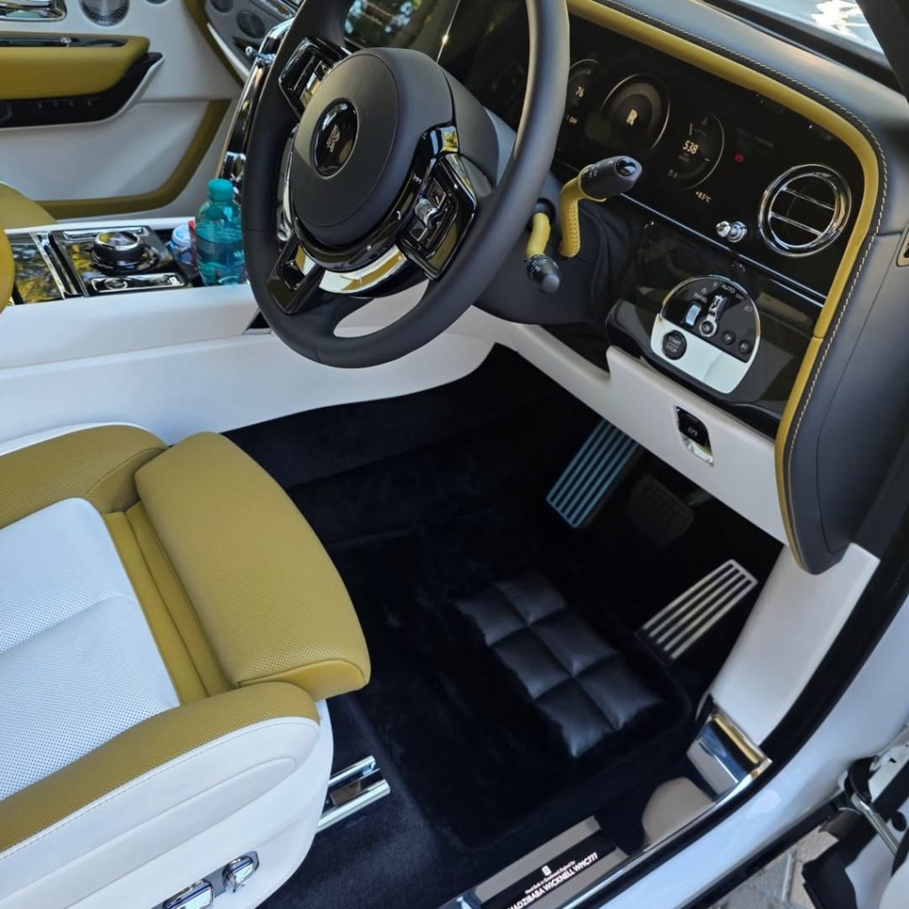 Wicknell Chivayo buys car
