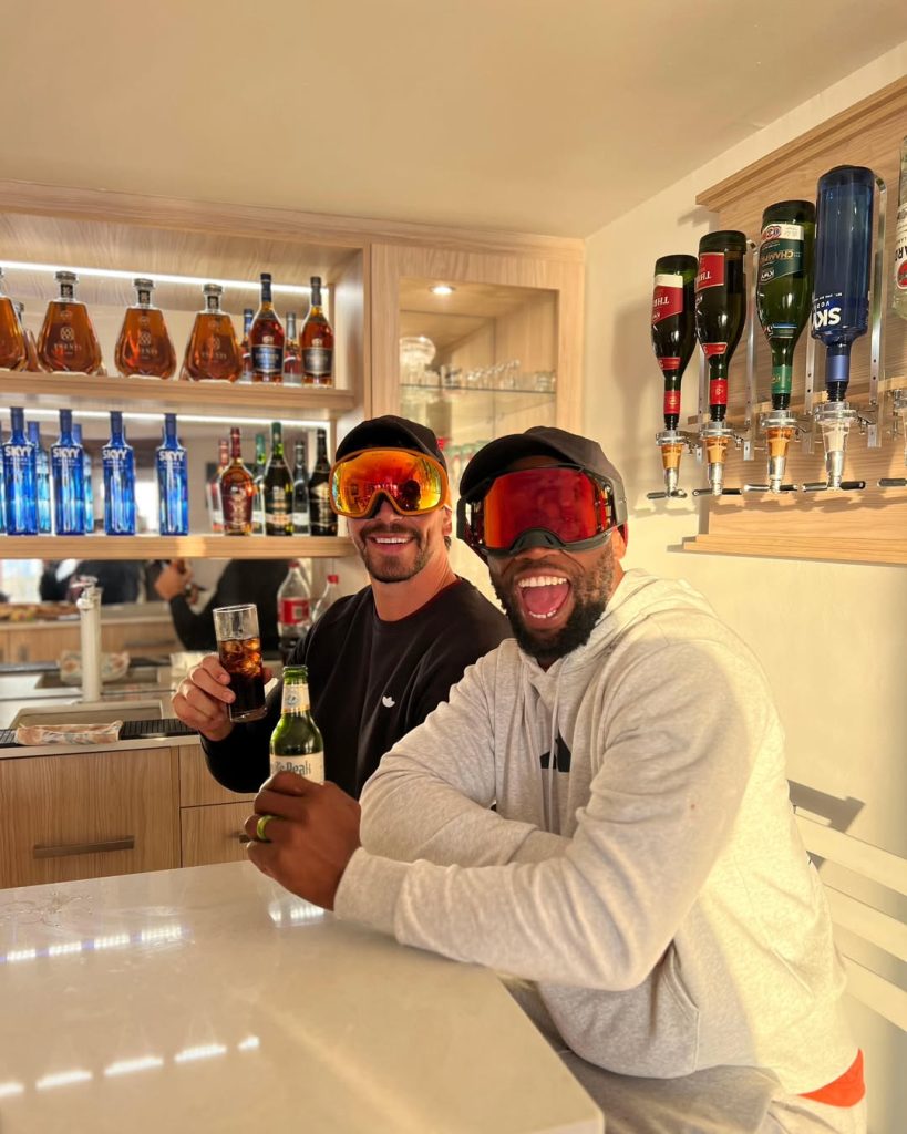 Springboks Eben Etzebeth alulating