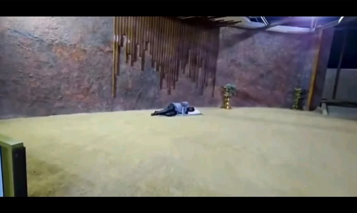 ‘If drama was a person’: Pictures of Prophet Walter Magaya Sleeping at Church Altar Sparks Social Media Buzz