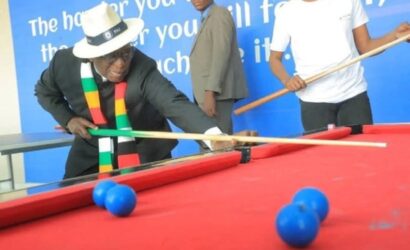 ‘The eagle eye style’: President Mnangagwa’s snooker pivot goes viral on his birthday (pictures)