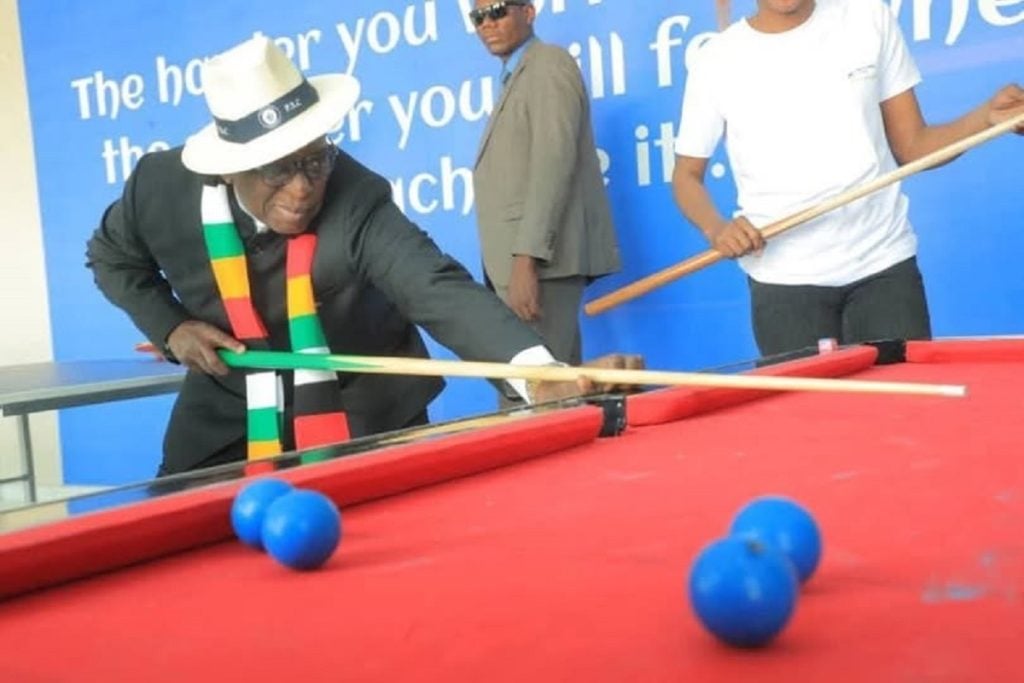 ‘The eagle eye style’: President Mnangagwa’s snooker pivot goes viral on his birthday (pictures)