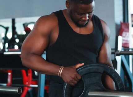 Daddy duties: Wiseman Mncube bonds with his two sons (video)