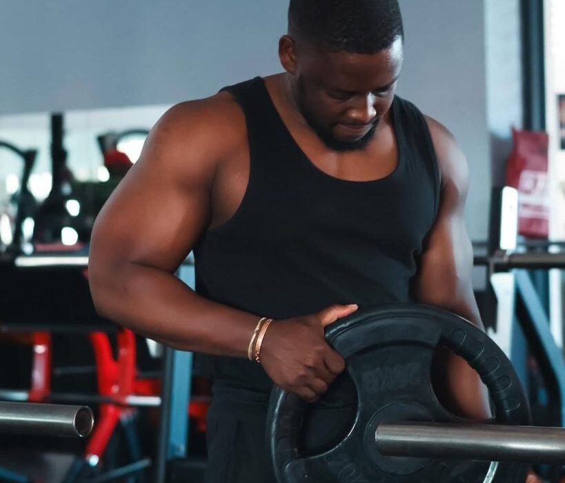 Daddy duties: Wiseman Mncube bonds with his two sons (video)