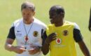 It’s no longer Pitso: Willard Katsande picks former Kaizer Chiefs coach for Warriors job