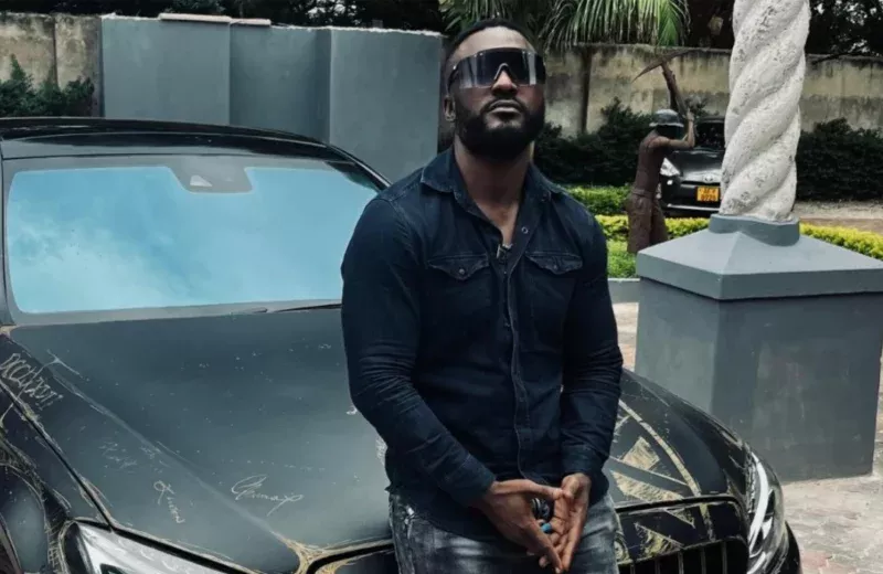 Mixcollage 31 oct 2025 10 25 am 6607