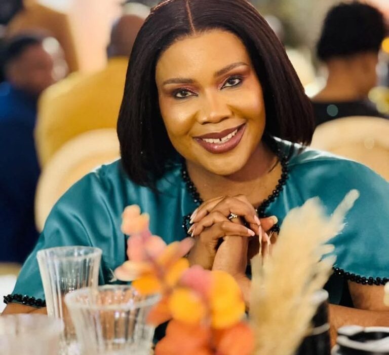 She’s fit: VP Chiwenga’s wife Minnie Baloyi intense gym workout goes viral (video)
