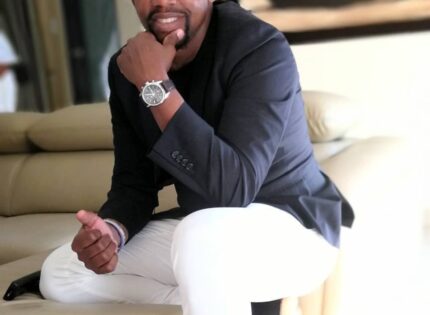 Watch: Warriors legend Esrom Nyandoro pulls top dances with his wife and kids