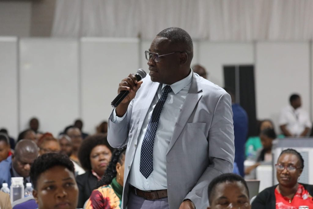 ‘This isn’t correct’: David Coltart shuns Hwende’s benefits claim