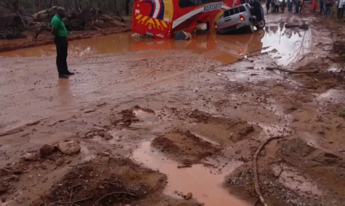 Zimbabwe MP’s Viral Photo Of Victoria Falls Road Sparks Heated Online Debate