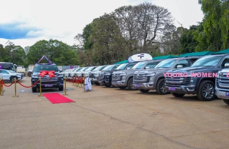 President Mnangagwa Hands Over 26 Vehicles and US$600k to Women’s League, Young Women 4ED