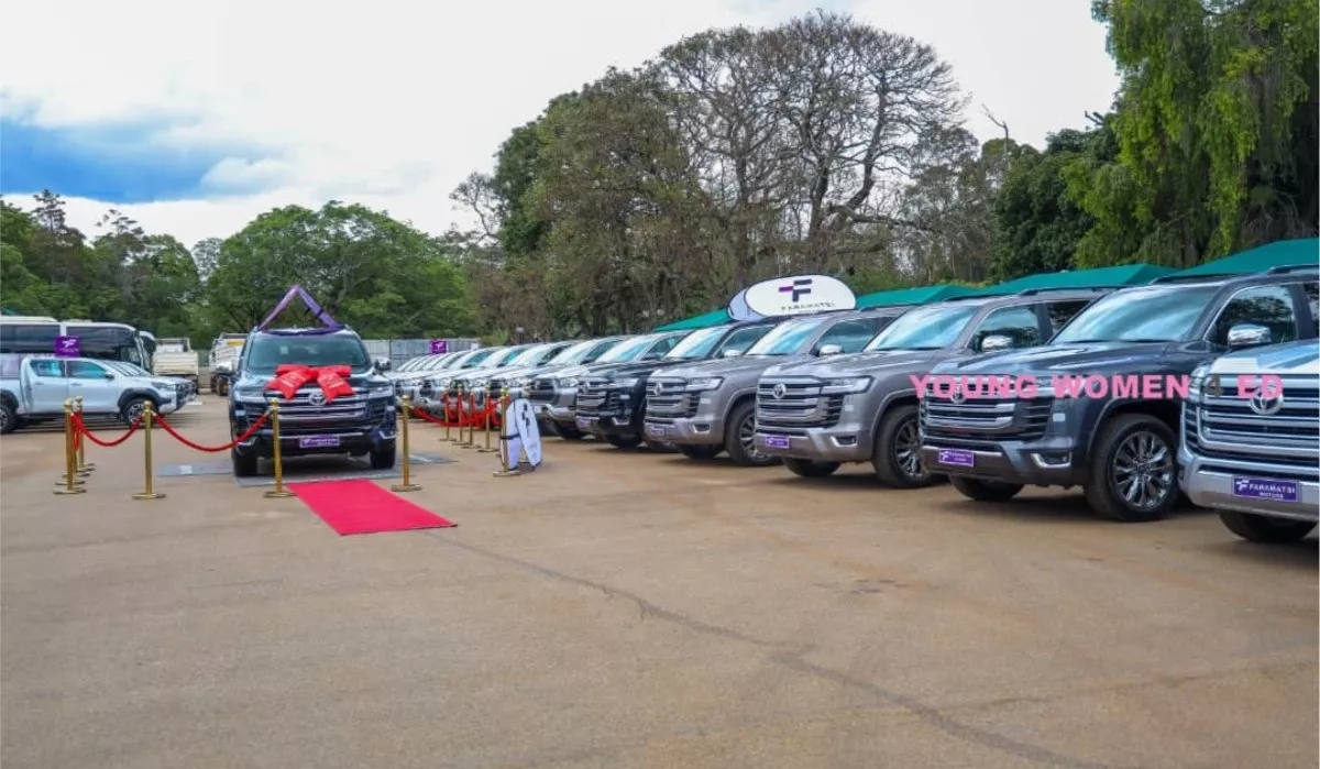 President Mnangagwa Hands Over Vehicles and Funds to ZANU PF Women’s League and Young Women 4ED