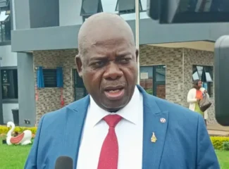 Zimbabwean Parents Raise Alarm At Constantly Changing “Disposable” Textbooks, Beg Ministry To Take Action