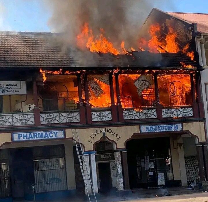 Breaking: Fire Erupts At Bulawayo Building Next To Selbourne Hotel