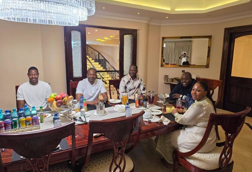 In pictures: Makandiwa joins Wicknell Chivayo for a special dinner