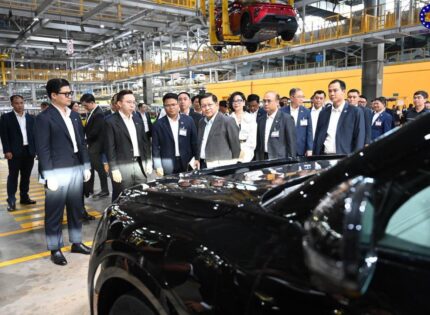 President Of Myanmar Visits VinFast Manufacturing Complex In Hai Phong